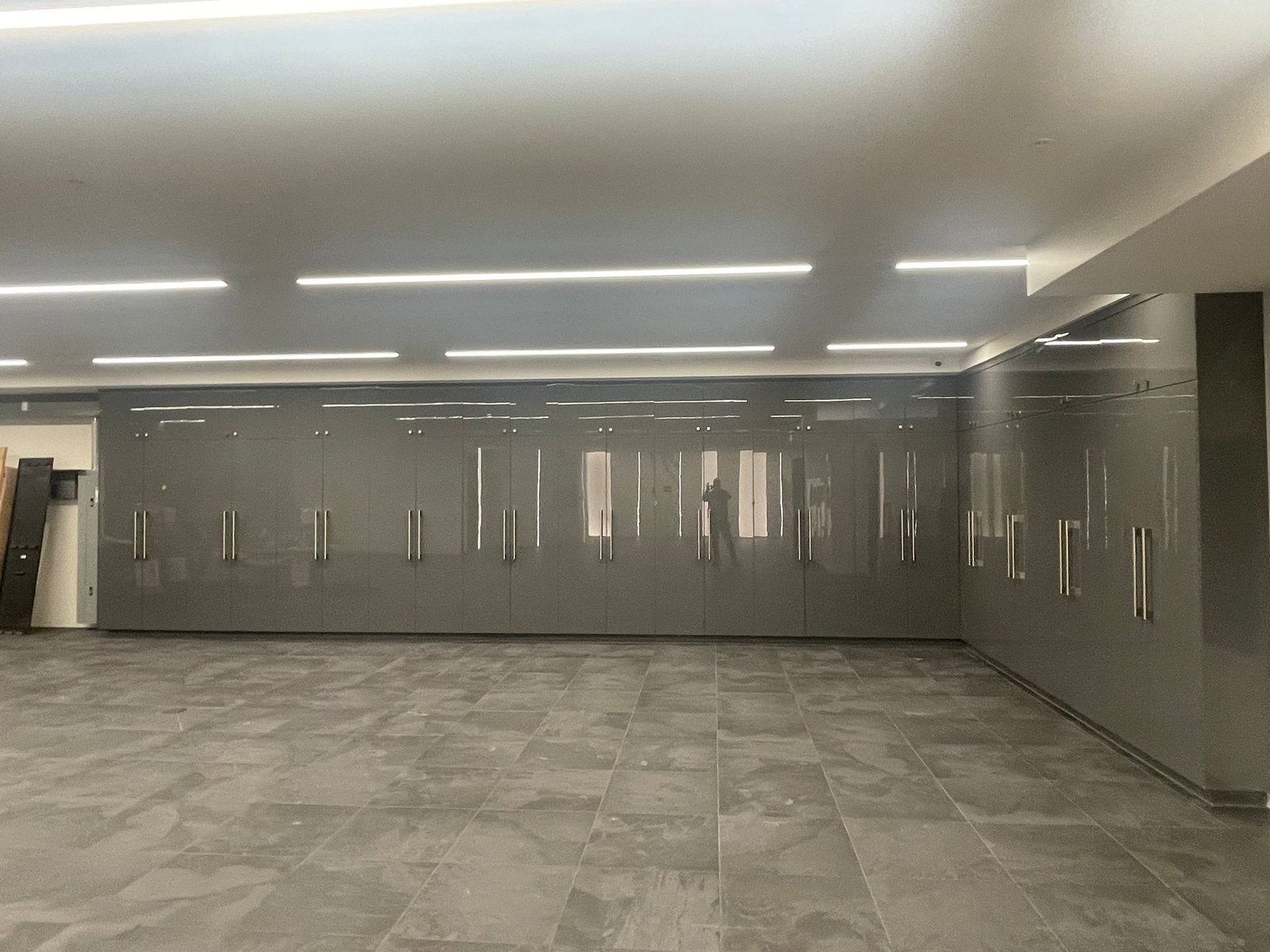 Wardrobe & closet